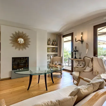 Villa - Mia *